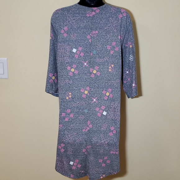 LuLaRoe Lindsay Kimono/Cardigan - Picture 2 of 7